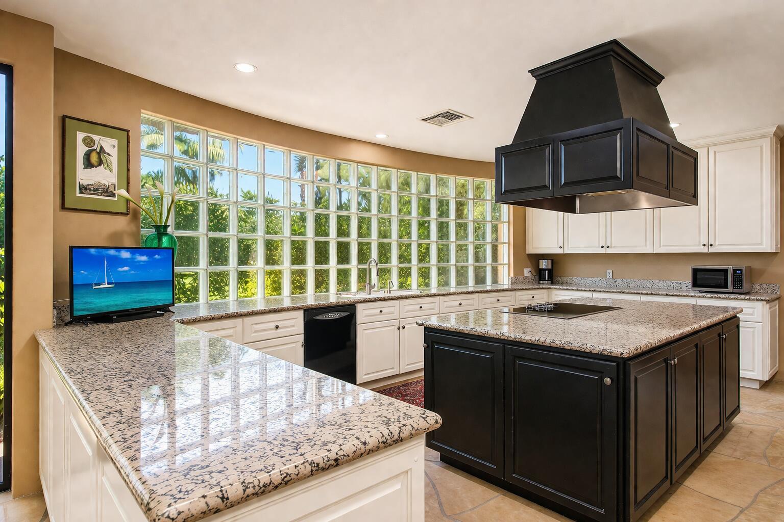 70629 Boothill Road Rancho Mirage, CA 92270 - Photo 26 of 47 24 GMc 760-797-5197 KItchen toward block