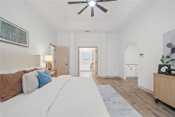 $900,000 | 8807 Eagle Watch Drive, Riverview, FL 33578