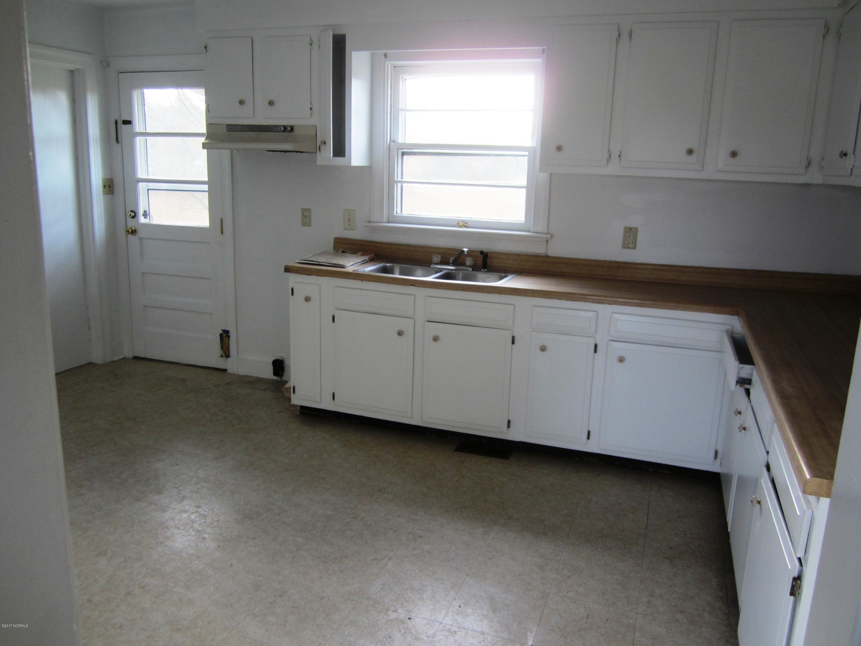 6152 Panther Branch Road Wilson, NC 27893 - Photo 8 of 12 6152 Panther Branch Rd (5)