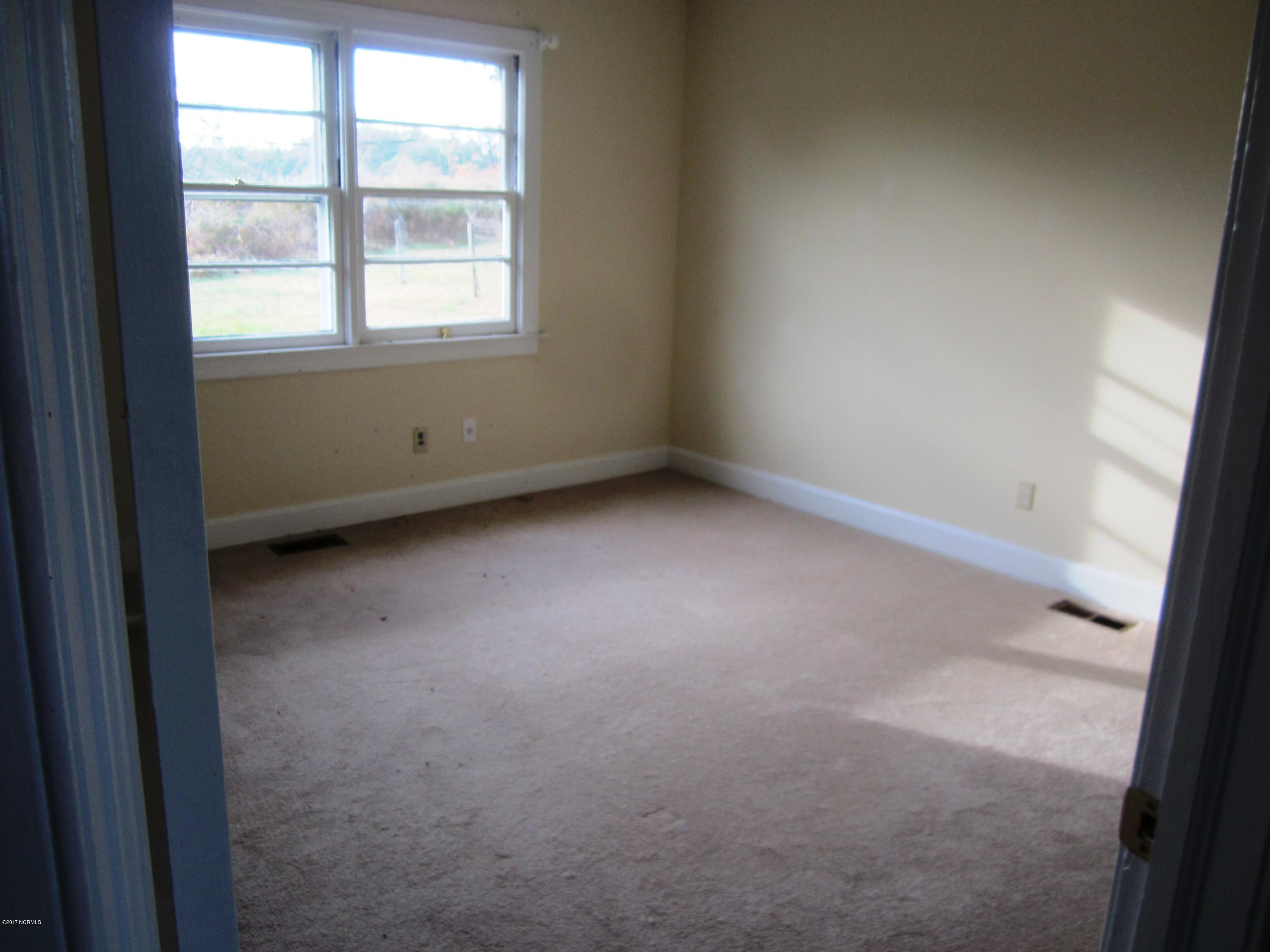 6152 Panther Branch Road Wilson, NC 27893 - Photo 10 of 12 6152 Panther Branch Rd (6)