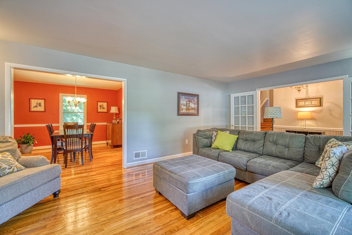 2209 Edgefield Road Spartanburg, SC 29302 - Photo 5 of 27 Gallery Image 5