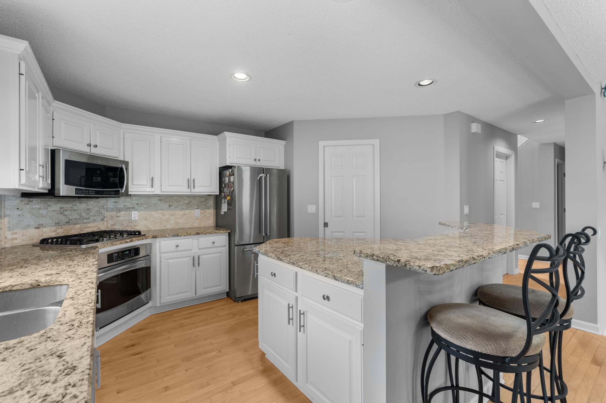 2014 Fox Valley Drive Southwest Rochester, MN 55902 - Photo 13 of 46