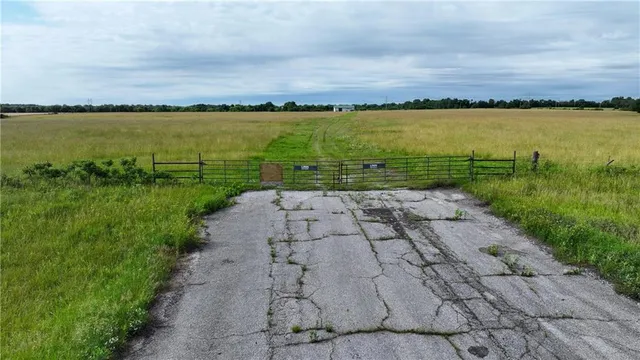 $550,000 | 58 Northeast Ne Highway, Pittsburg, KS 66762