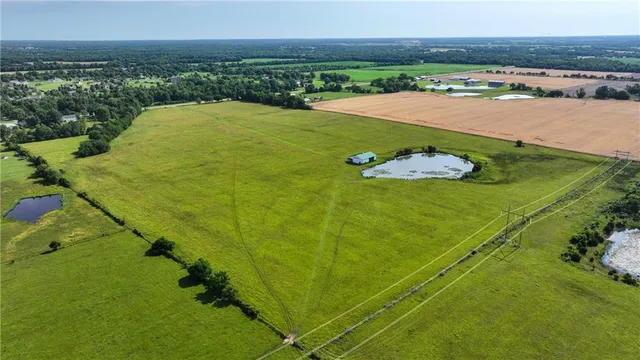 $550,000 | 58 Northeast Ne Highway, Pittsburg, KS 66762