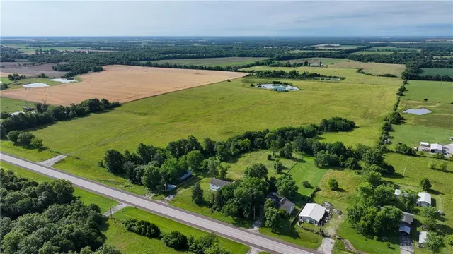 $550,000 | 58 Northeast Ne Highway, Pittsburg, KS 66762
