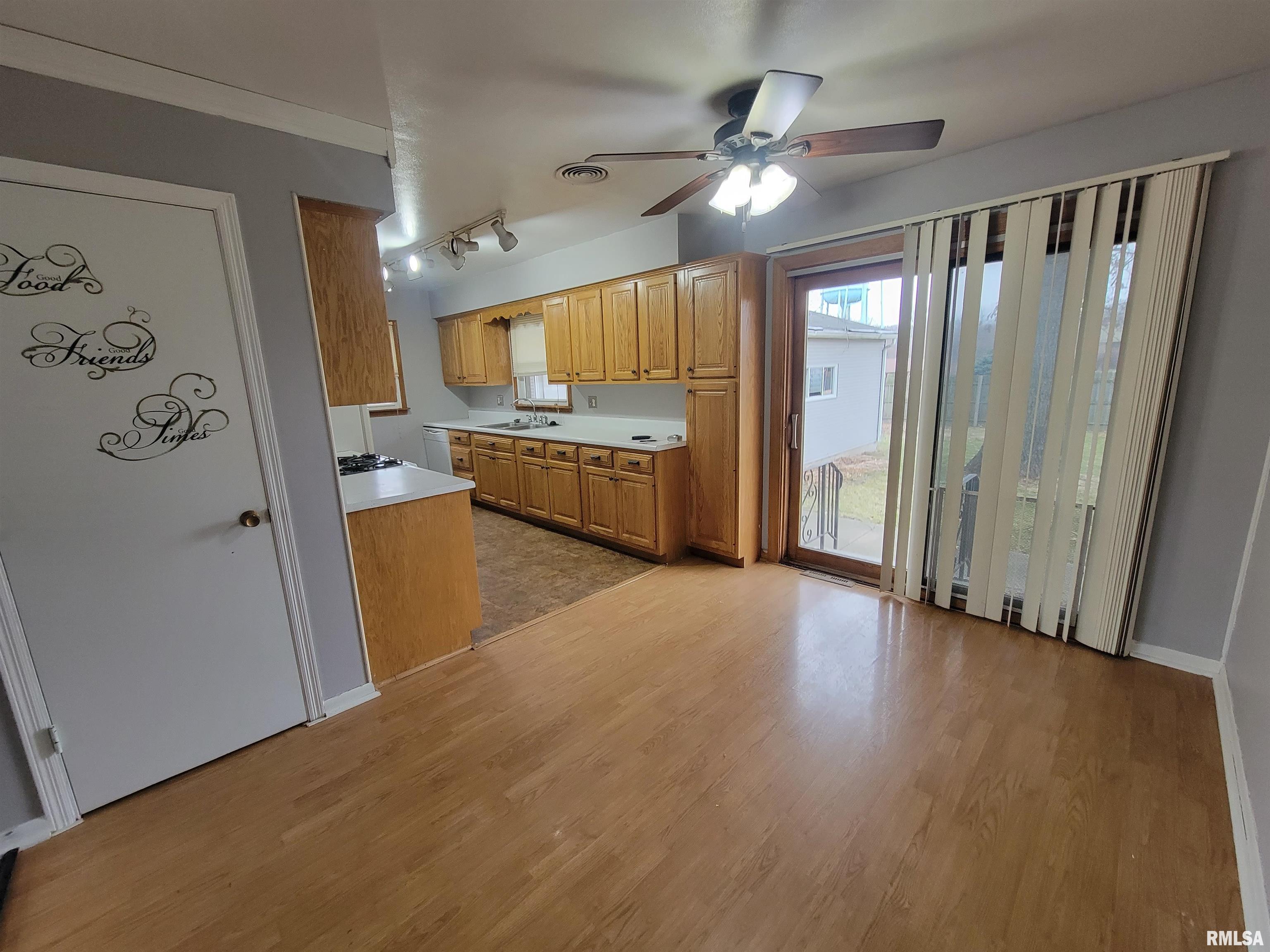 3021 Springfield Road East Peoria, IL 61611 - Photo 6 of 22 Gallery Image 6