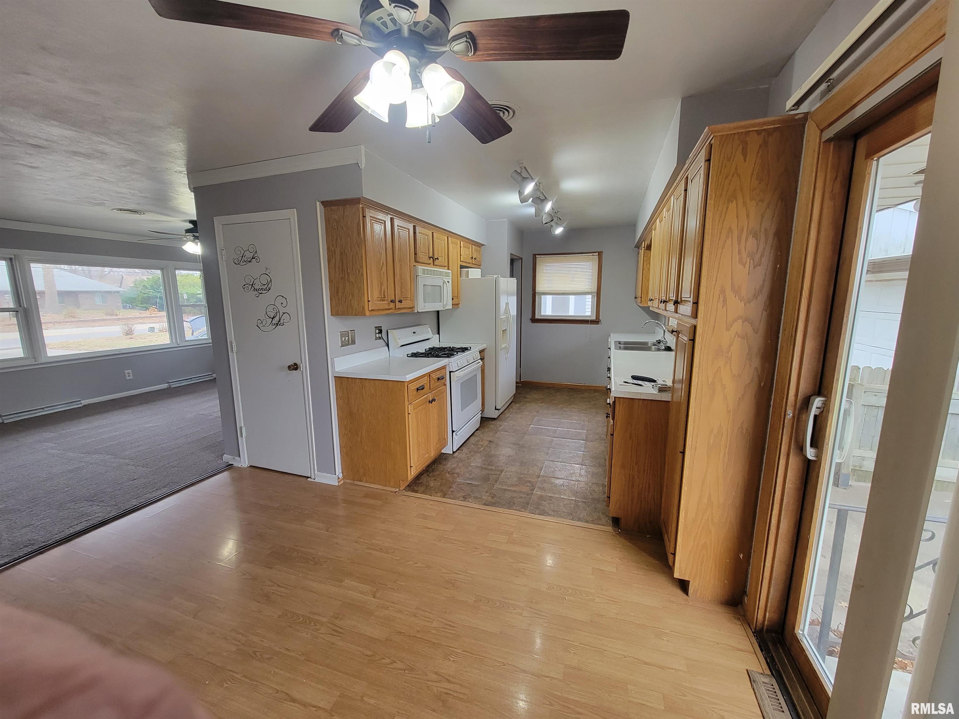 3021 Springfield Road East Peoria, IL 61611 - Photo 8 of 22 Gallery Image 8
