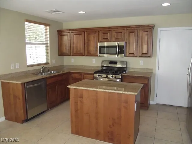 $1,995 | 9037 West Victor Creek Avenue, Las Vegas, NV 89149