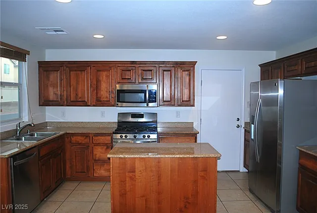 $1,995 | 9037 West Victor Creek Avenue, Las Vegas, NV 89149