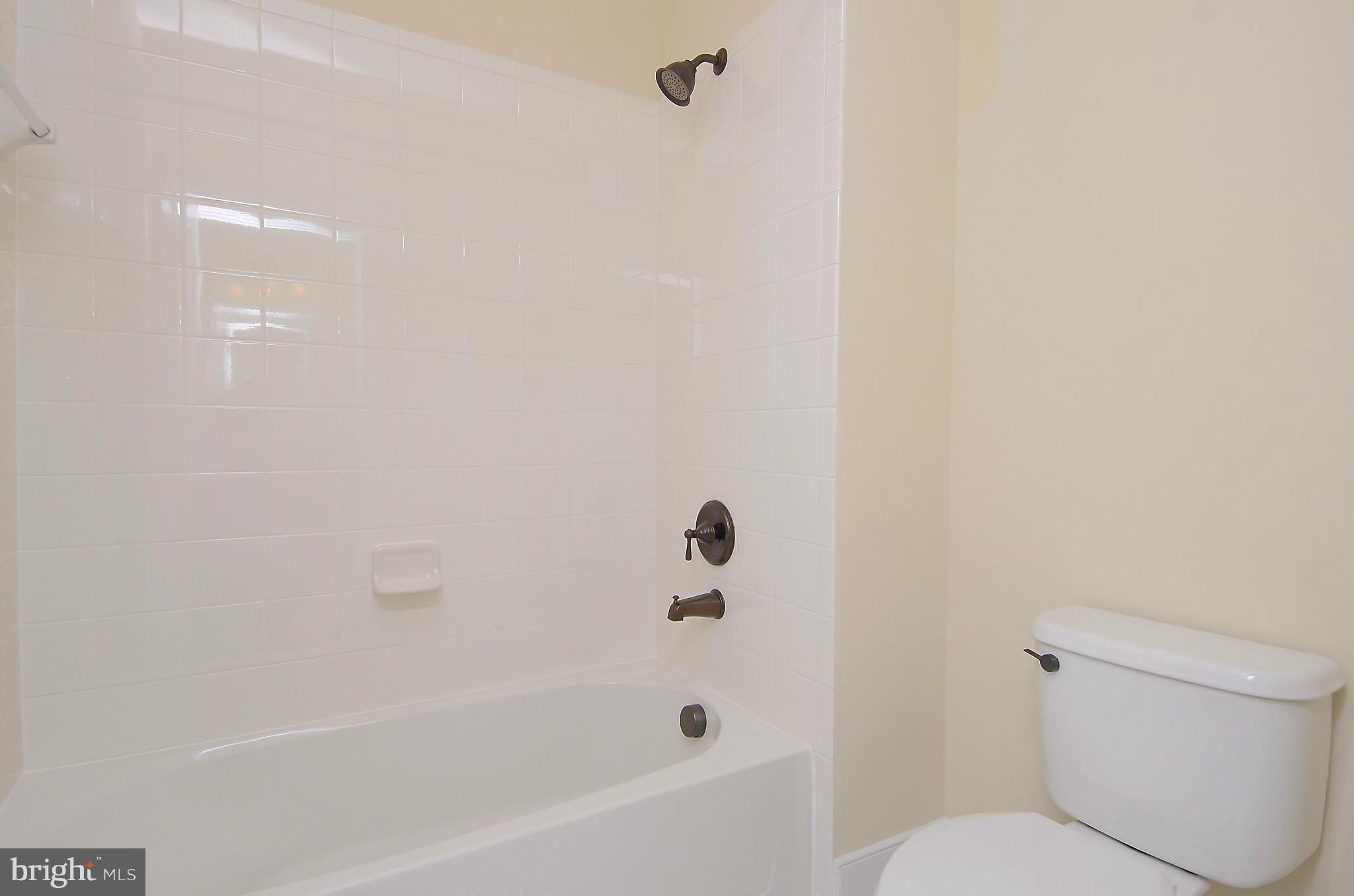 8020 Wellington Road Alexandria, VA 22308 - Photo 22 of 22 Bath