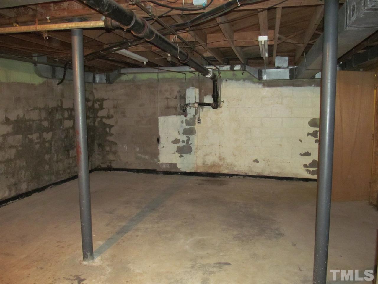 3417 Cheyenne Road Raleigh, NC 27609 - Photo 21 of 25 a view of a room