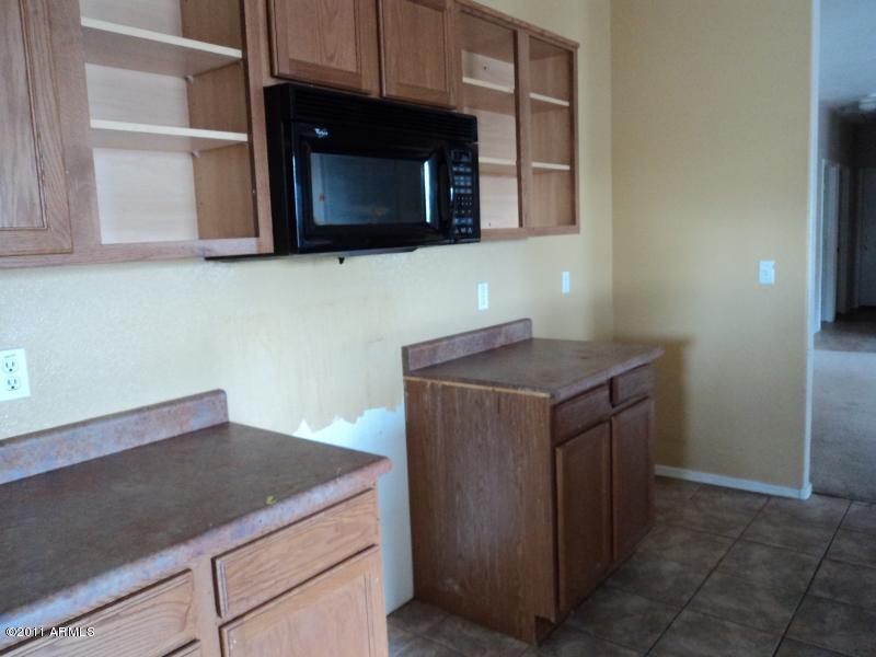 13259 West Boca Raton Road Surprise, AZ 85379 - Photo 7 of 22 KITCHEN