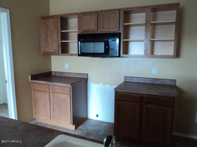 13259 West Boca Raton Road Surprise, AZ 85379 - Photo 8 of 22 KITCHEN