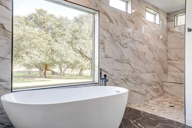 $1,400,000 | 1302 Farm To Market Road 1885, Weatherford, TX 76088