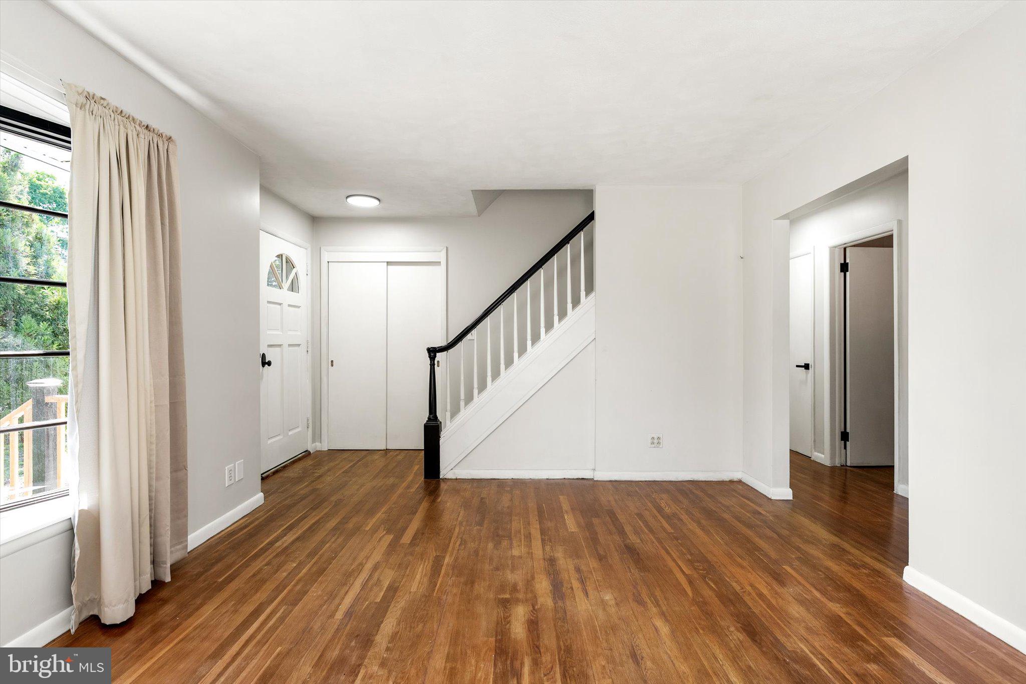 3639 State Extension Trenton, NJ 08619 - Photo 6 of 33 Bright and inviting entryway space.