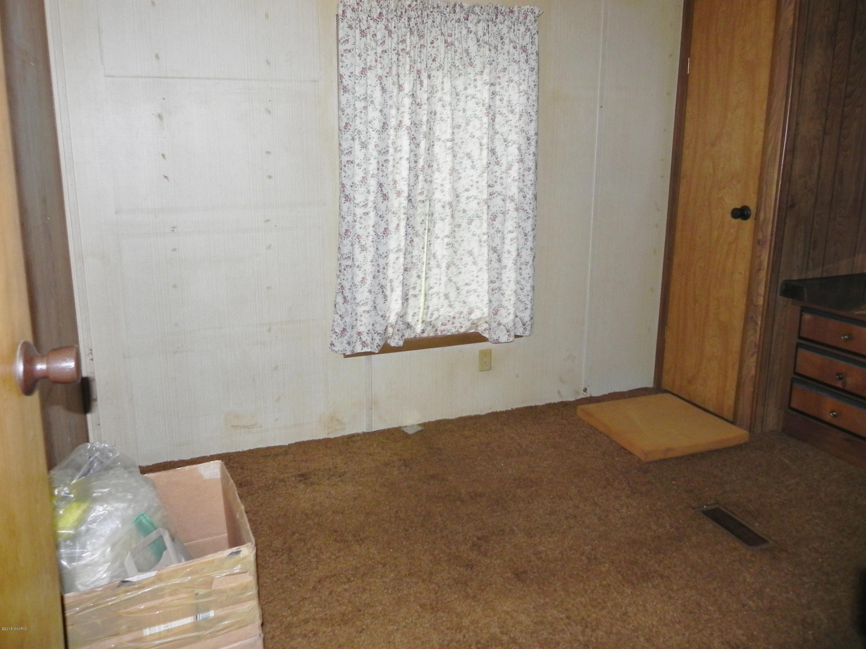 17400 Michigan Avenue Three Rivers, MI 49093 - Photo 10 of 15 DSCN8297