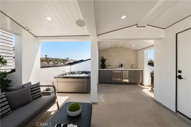 $8,495,000 | 412 Heliotrope Avenue, Corona del Mar, CA 92625