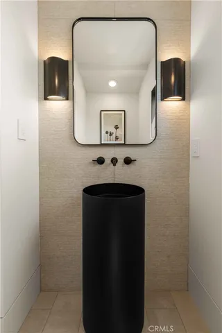 $8,495,000 | 412 Heliotrope Avenue, Corona del Mar, CA 92625