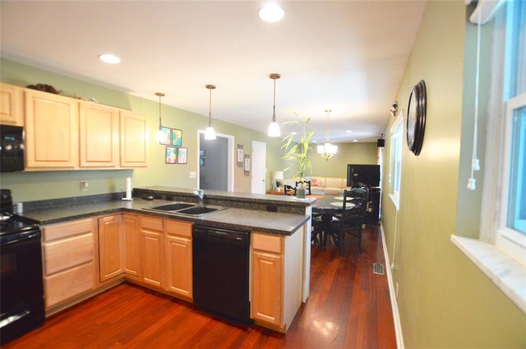 104 Bennett Road Carmel, IN 46032 - Photo 11 of 27 Gallery Image 11