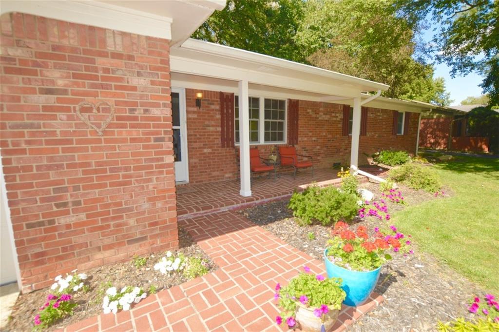 104 Bennett Road Carmel, IN 46032 - Photo 3 of 27 Gallery Image 3