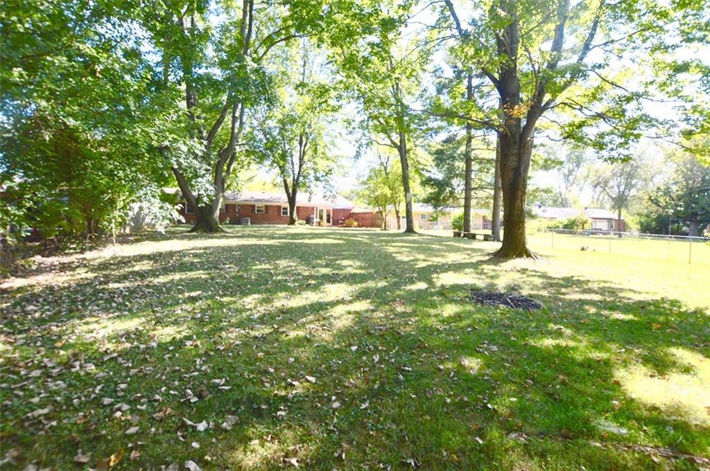 104 Bennett Road Carmel, IN 46032 - Photo 4 of 27 Gallery Image 4