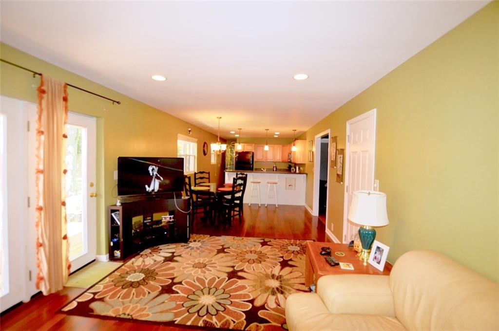 104 Bennett Road Carmel, IN 46032 - Photo 6 of 27 Gallery Image 6