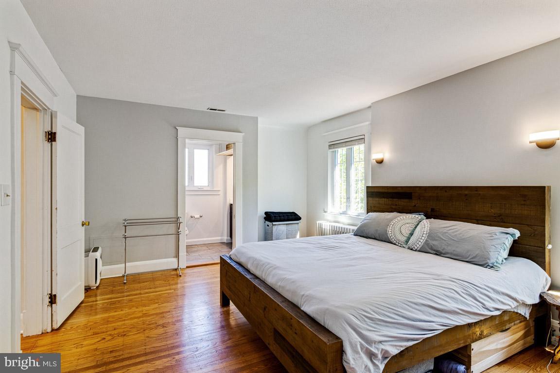 4430 Wickford Road Baltimore, MD 21210 - Photo 21 of 47 Primary bedroom w/ en suite bath