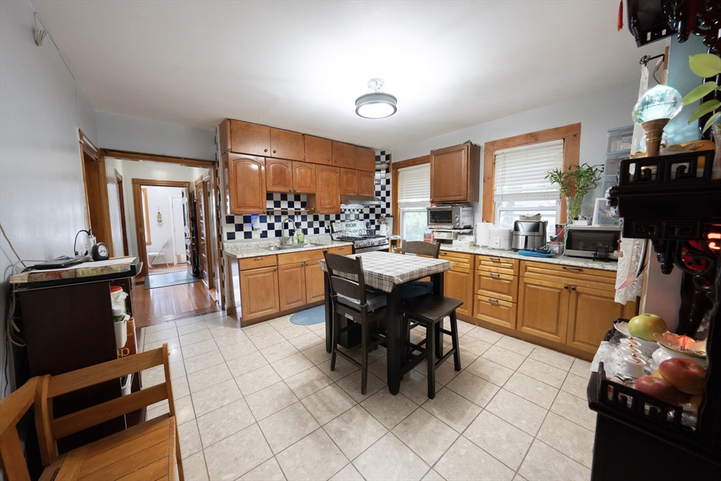 162 Glendale Road Quincy, MA 02169 - Photo 7 of 14