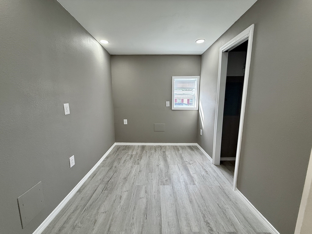 31 Mobile Home Way Springfield, MA 01119 - Photo 11 of 19