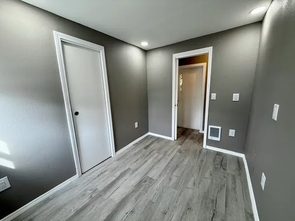 $119,900 | 31 Mobile Home Way, Springfield, MA 01119