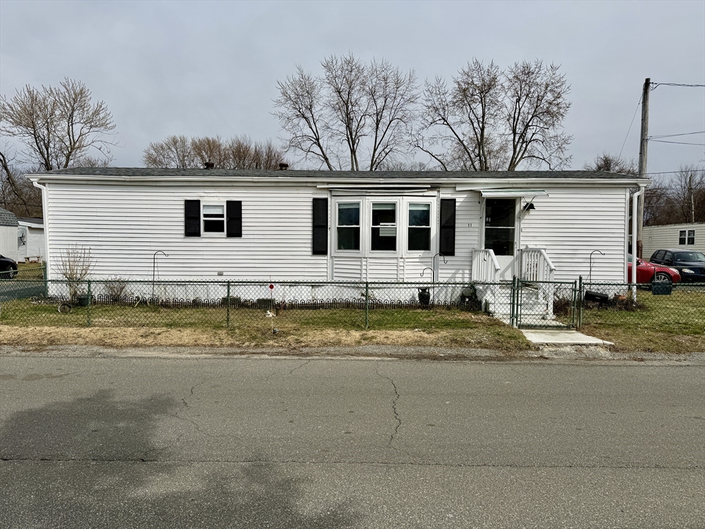 31 Mobile Home Way Springfield, MA 01119 - Photo 2 of 19