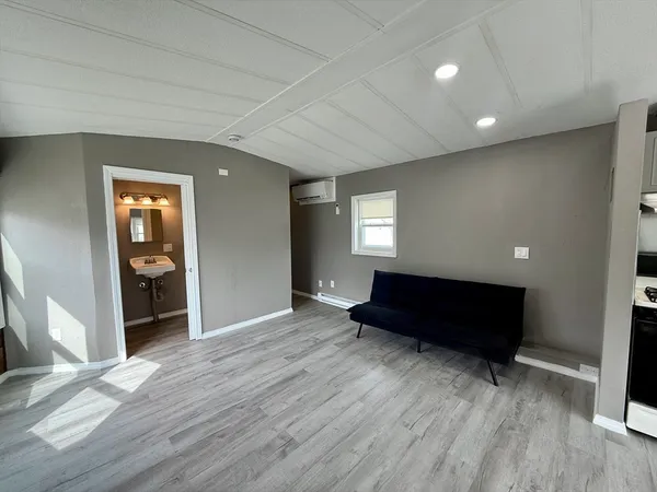 $119,900 | 31 Mobile Home Way, Springfield, MA 01119