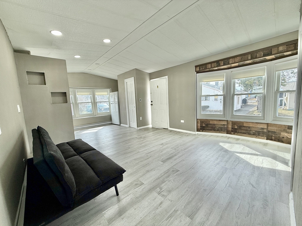 31 Mobile Home Way Springfield, MA 01119 - Photo 5 of 19