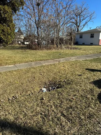 $19,250 | 14423 Davis Avenue, Harvey, IL 60426