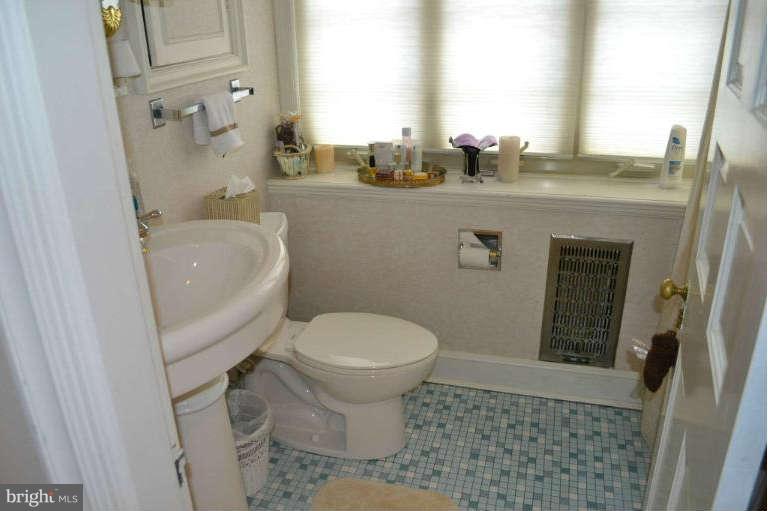 7801 Ridge Terrace Baltimore, MD 21208 - Photo 22 of 27 Bathroom%20%234