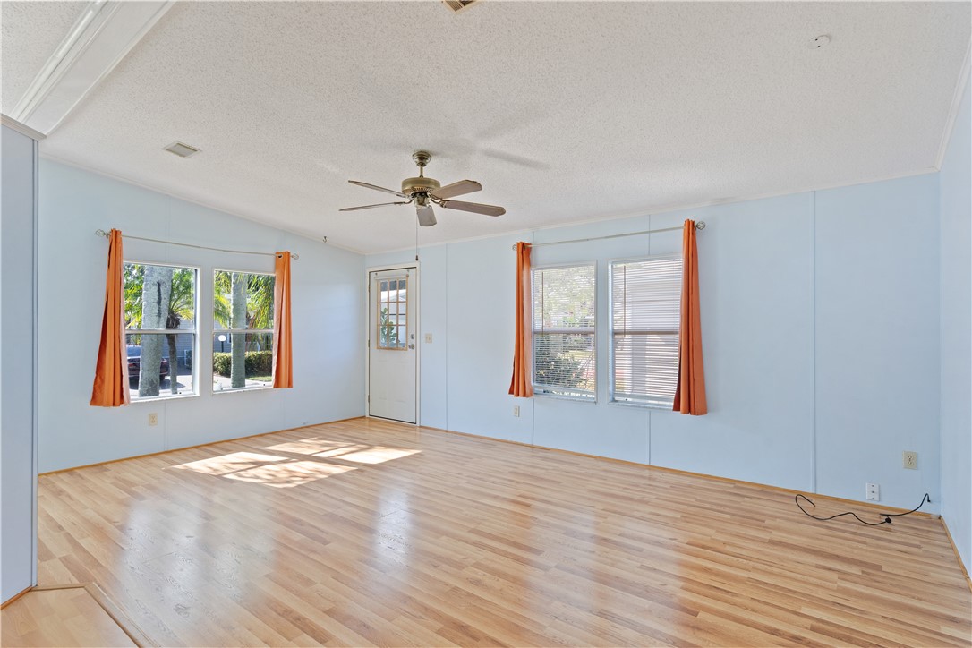 428 Papaya Circle Sebastian, FL 32976 - Photo 8 of 35