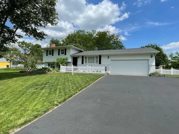 $399,900 | 222 Deer Trail Road, Reynoldsburg, OH 43068