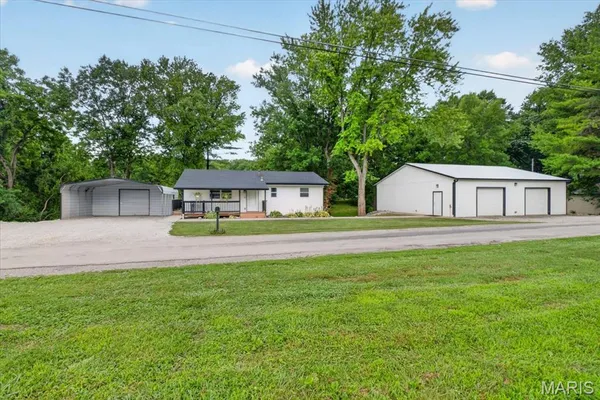 $250,000 | 1 Lamask Drive, Belleville, IL 62223