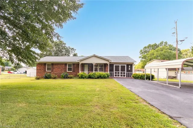 $243,900 | 132 Circle Loop, Eden, NC 27288