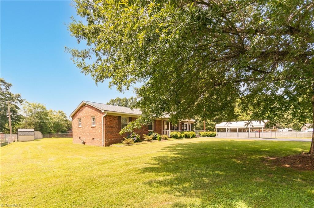 132 Circle Loop Eden, NC 27288 - Photo 2 of 31