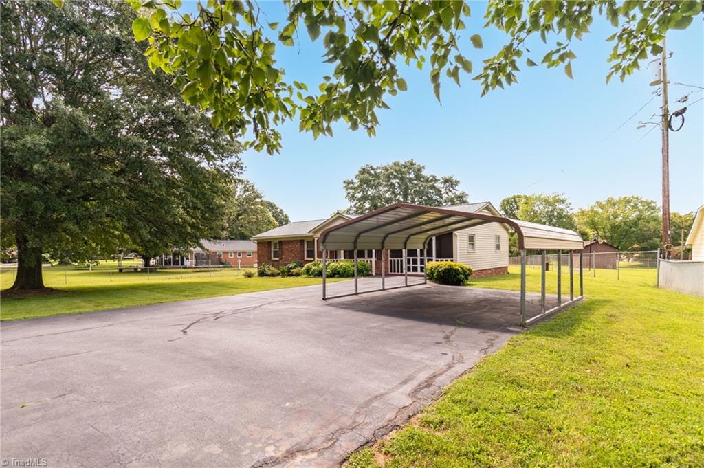 132 Circle Loop Eden, NC 27288 - Photo 3 of 31