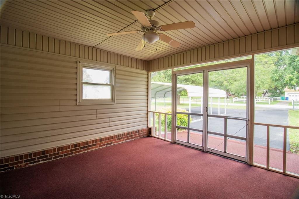 132 Circle Loop Eden, NC 27288 - Photo 5 of 31