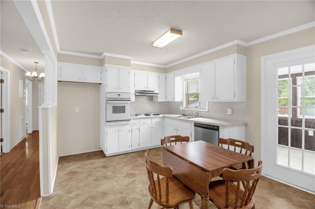 132 Circle Loop Eden, NC 27288 - Photo 10 of 31