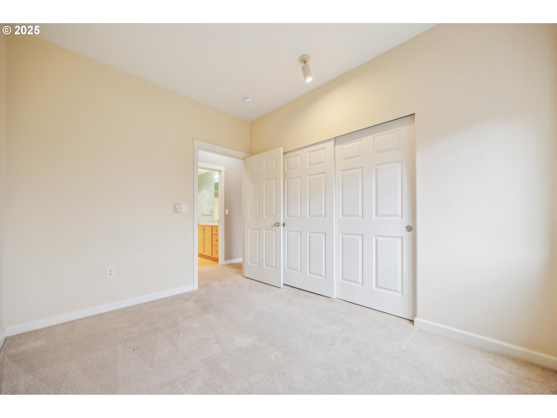 14781 Southwest Beard Road, Unit 102 Beaverton, OR 97007 - Photo 28 of 35