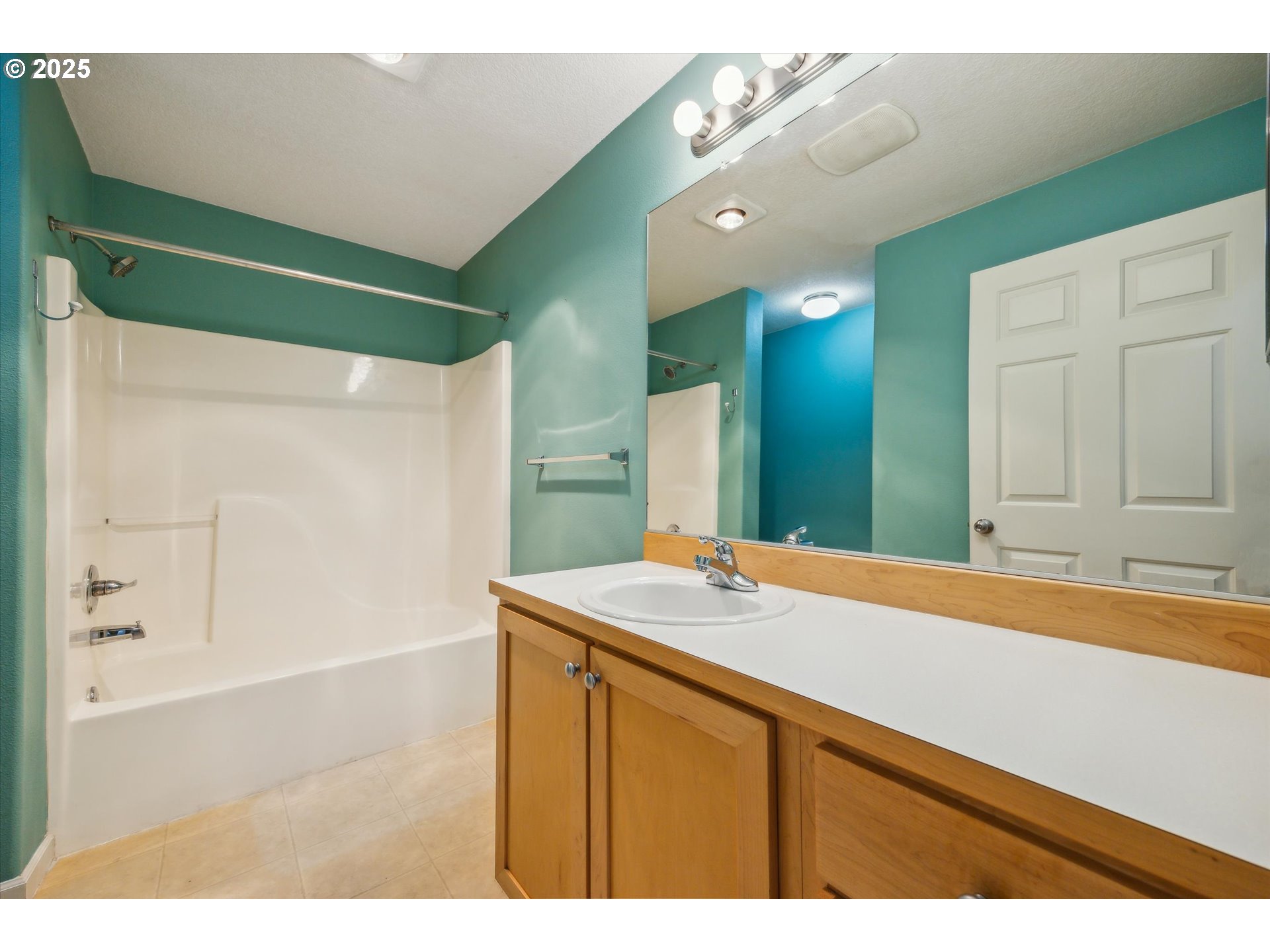 14781 Southwest Beard Road, Unit 102 Beaverton, OR 97007 - Photo 29 of 35