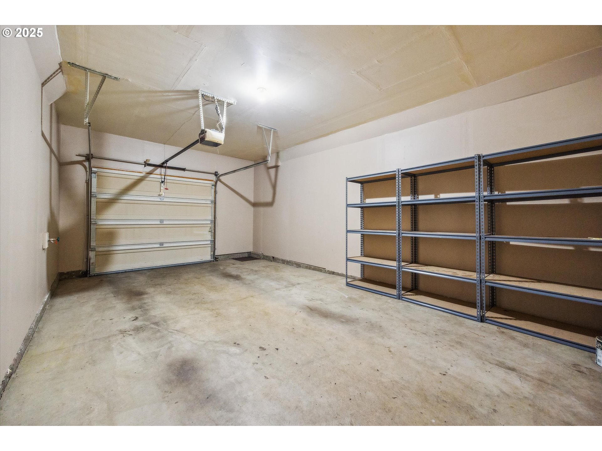 14781 Southwest Beard Road, Unit 102 Beaverton, OR 97007 - Photo 32 of 35