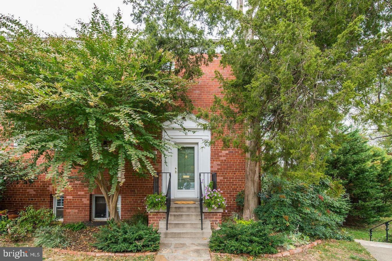 1609 Ripon Place Alexandria, VA 22302 - Photo 1 of 37 Exterior