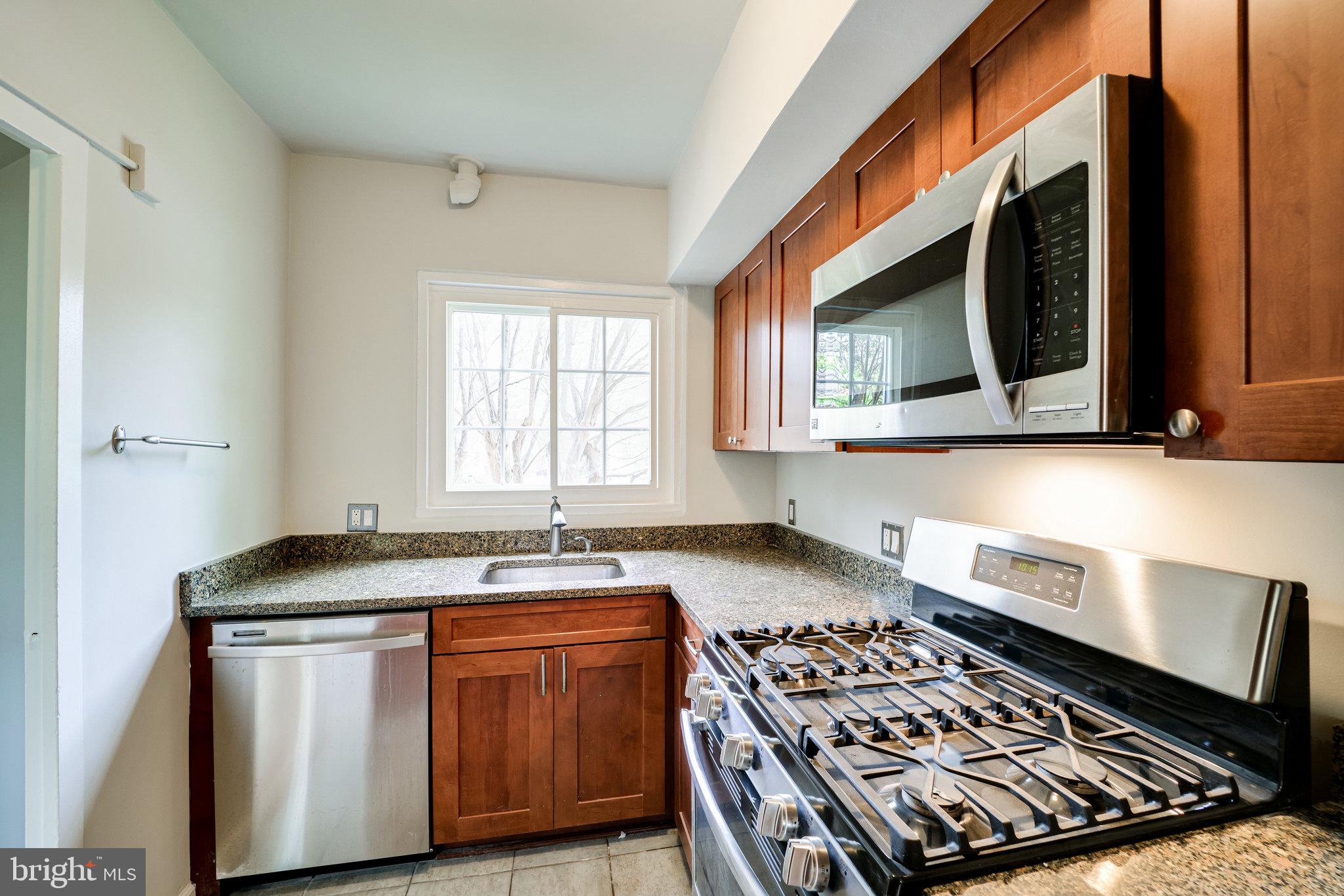 1609 Ripon Place Alexandria, VA 22302 - Photo 11 of 37