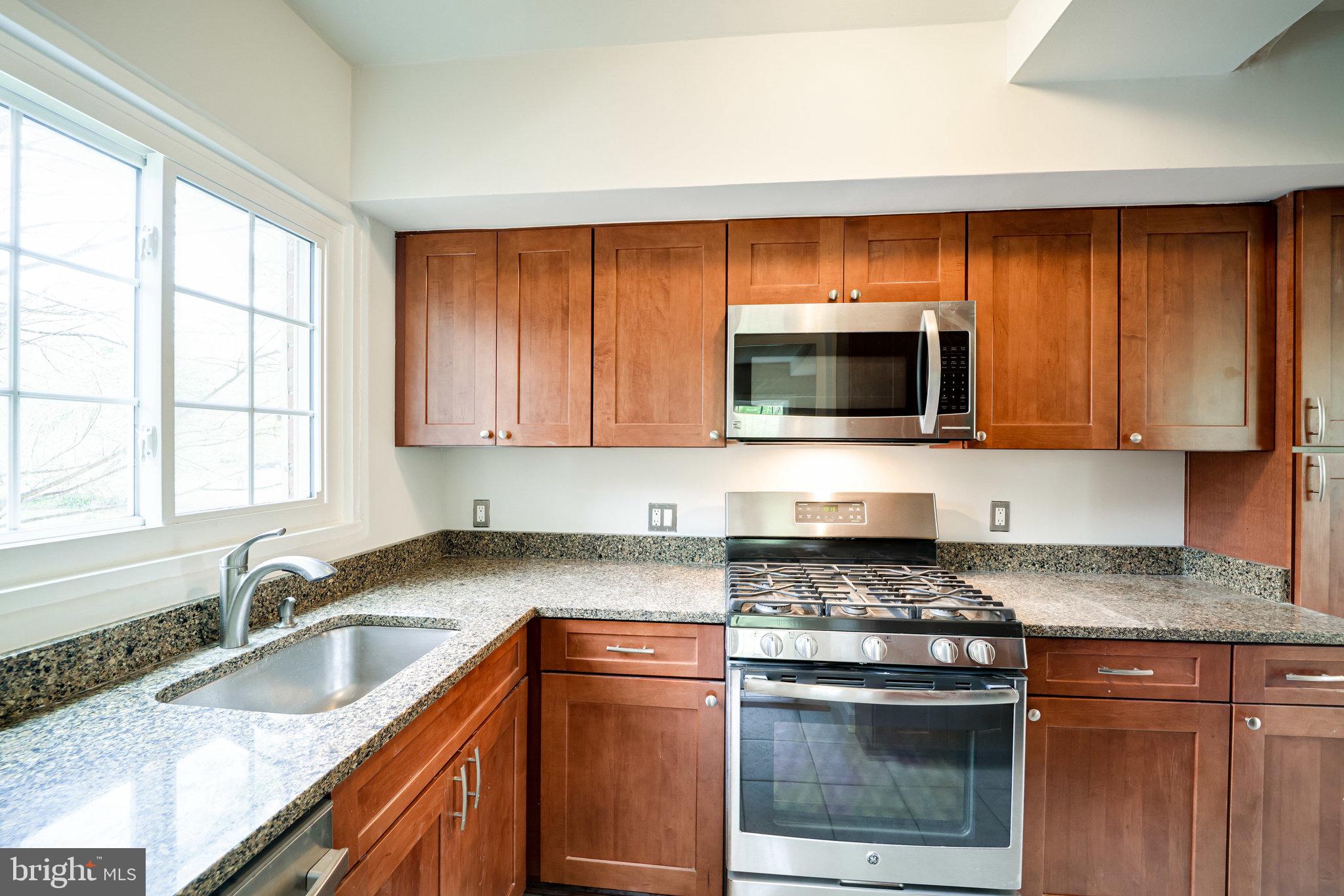 1609 Ripon Place Alexandria, VA 22302 - Photo 8 of 37