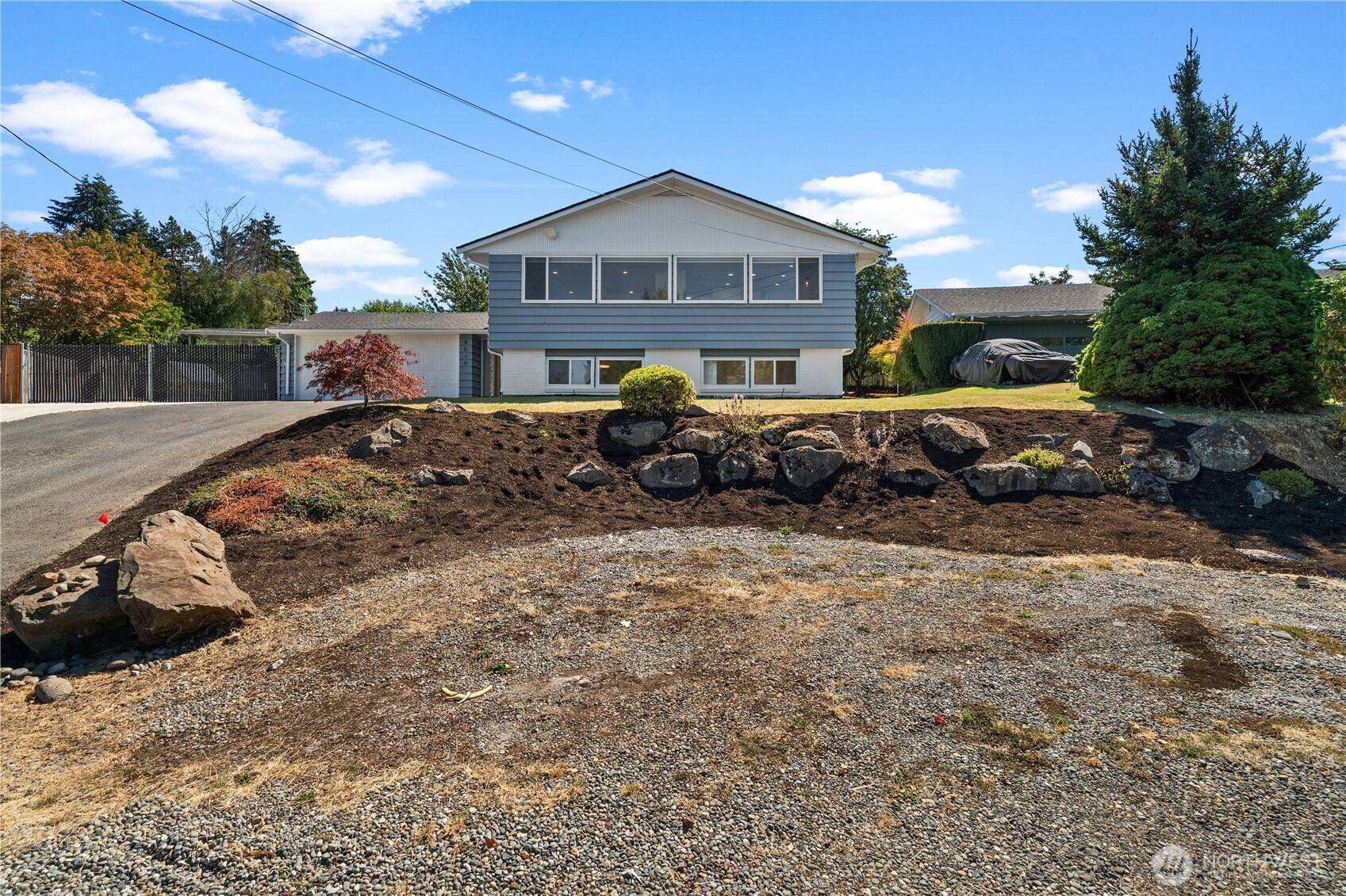4019 Robin Road West University Place, WA 98466 - Photo 2 of 40 Gallery Image 2